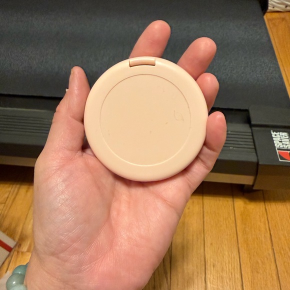 Dior Blush Pink Compact with Logo - Picture 4 of 8
